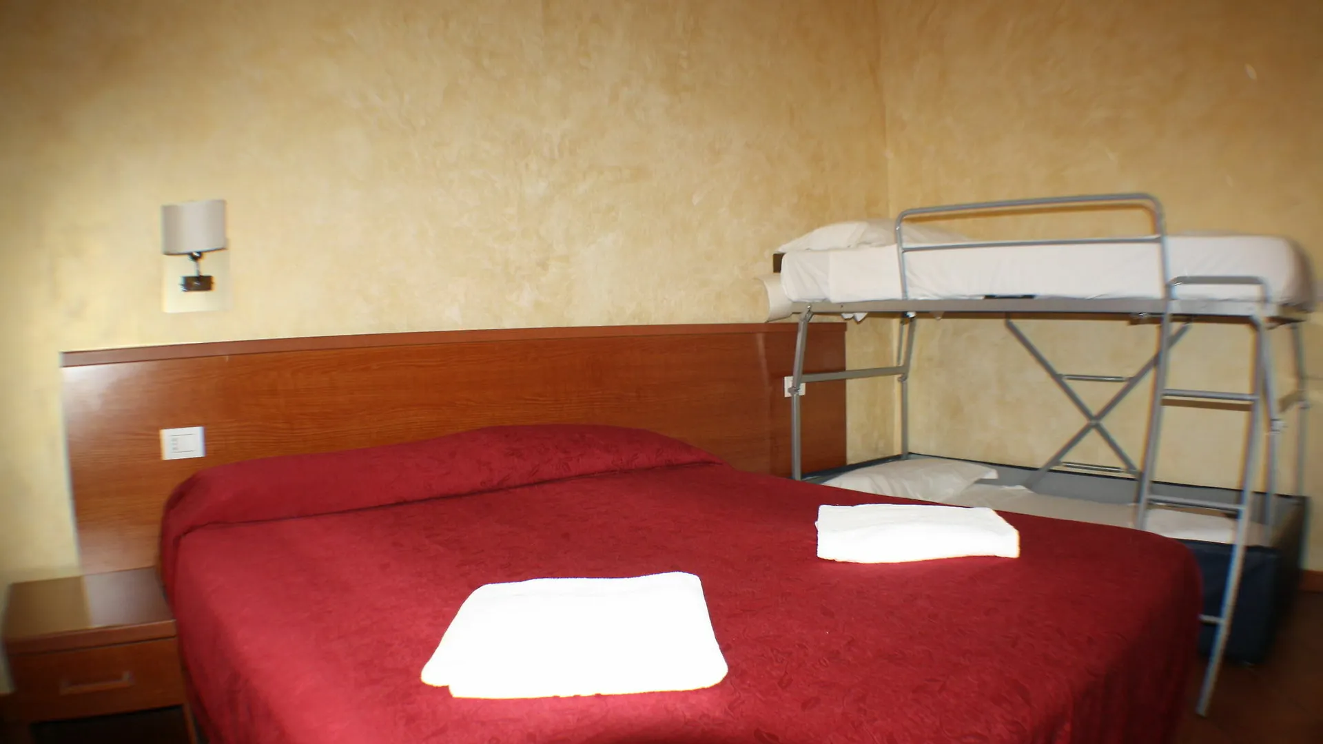 Lam Guest House Rome 3*,